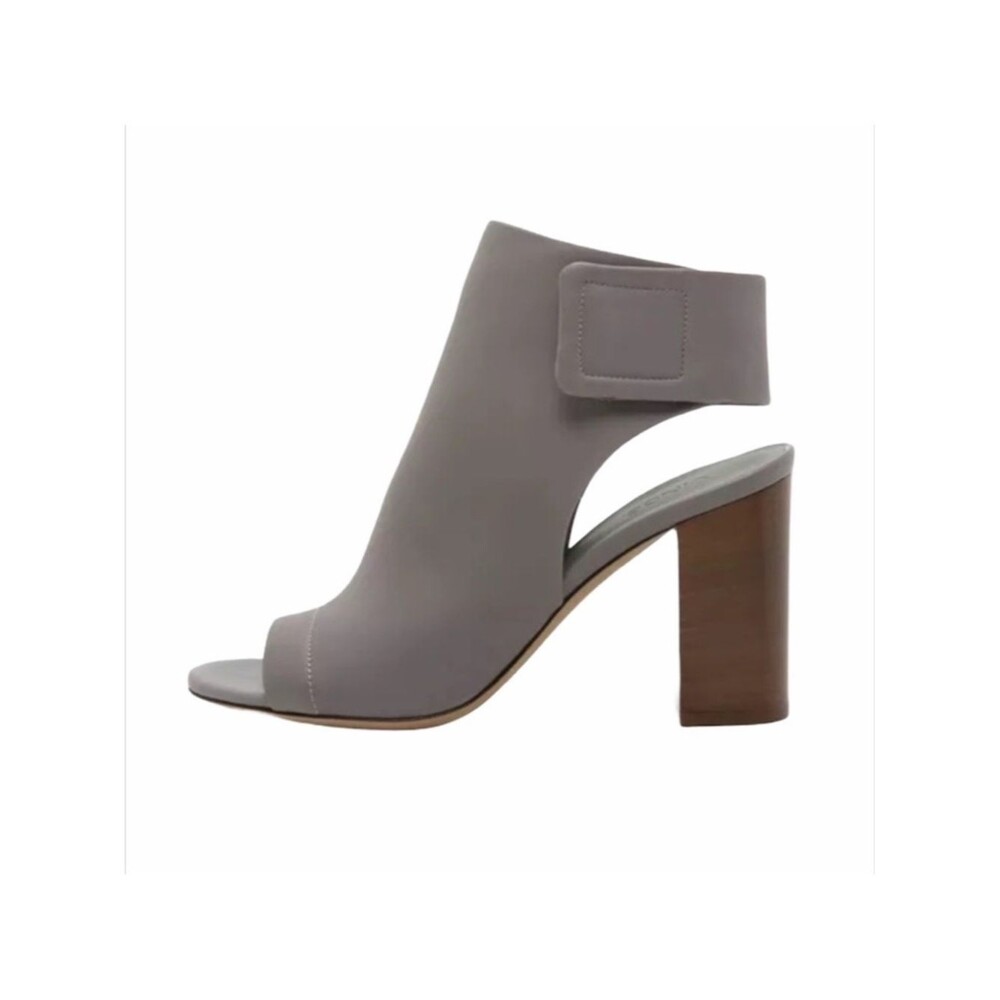 Vince Faye Leather Bootie Size 9